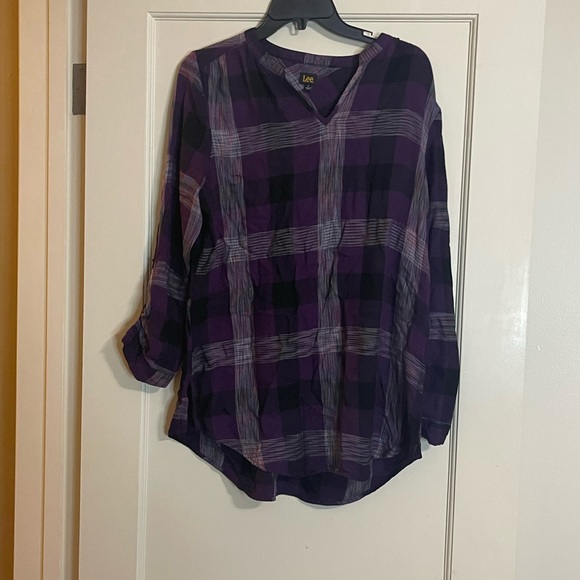 Lee Tops - Lee purple plaid top. Size Medium